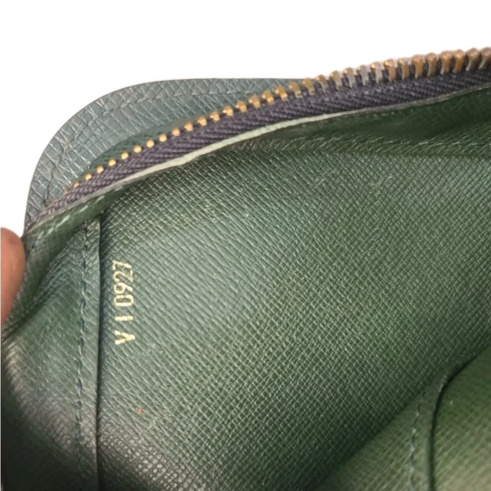 Louis Vuitton Taiga Baikal Epicea Leather Clutch Bag